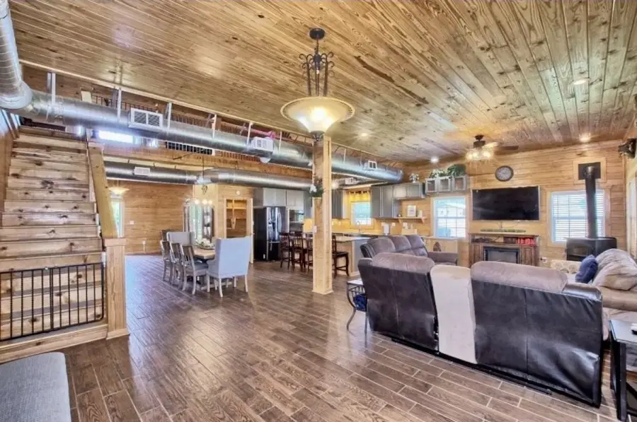 Very spacious open floor plan. Very spacious open floor plan.