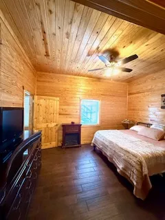 Primary bedroom alternate view Primary bedroom alternate view