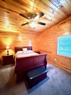 5th bedroom: Queen bed with 32" TV on 2nd floor. 5th bedroom: Queen bed with 32" TV on 2nd floor.